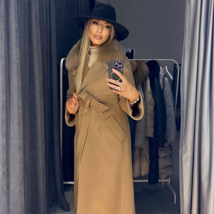 Image1 of Elegant Coat with Fur from EME boutique