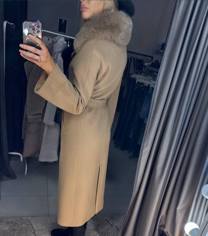 Image2 of Elegant Coat with Fur from EME boutique