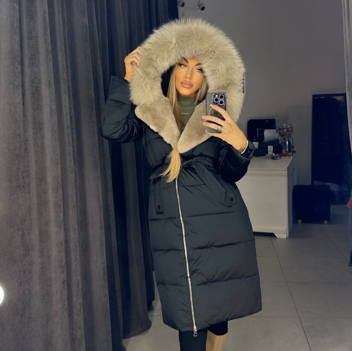 Image4 of Luxurious Winter Coat with Fur Collar from EME boutique