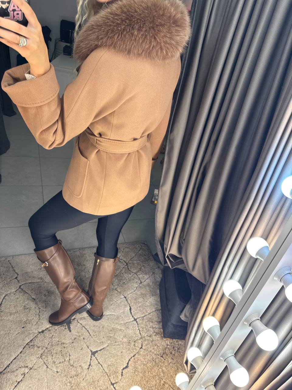 Photo7 of Cashmere Coat with Natural Fur from EME boutique