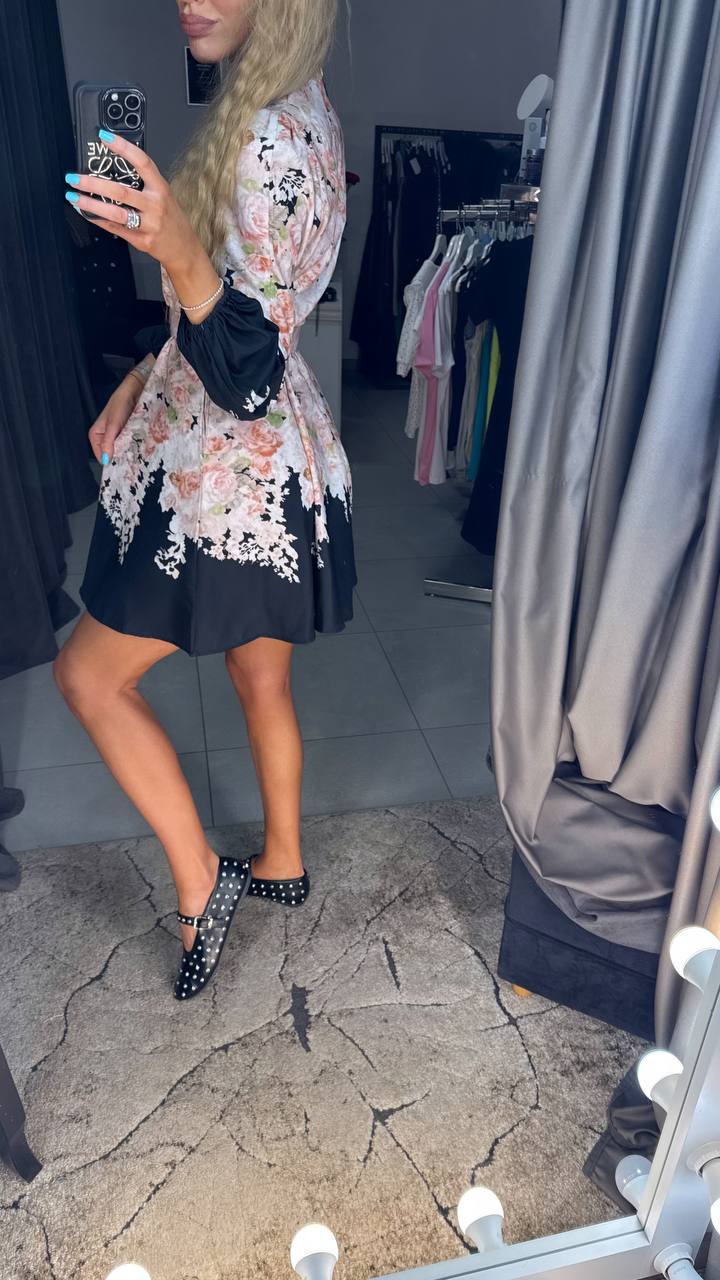 Juoda Gėlėta Suknelė | Išankstinis Užsakymas