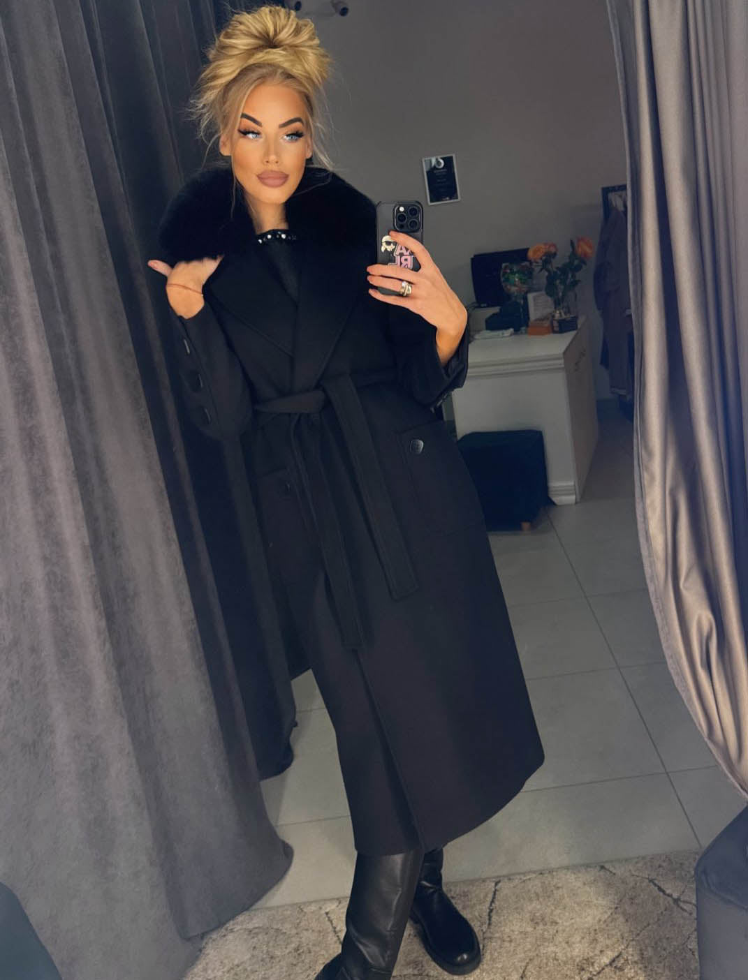 Image10 of Long Cashmere-Wool Coat with Natural Fur and Belt from EME Boutique