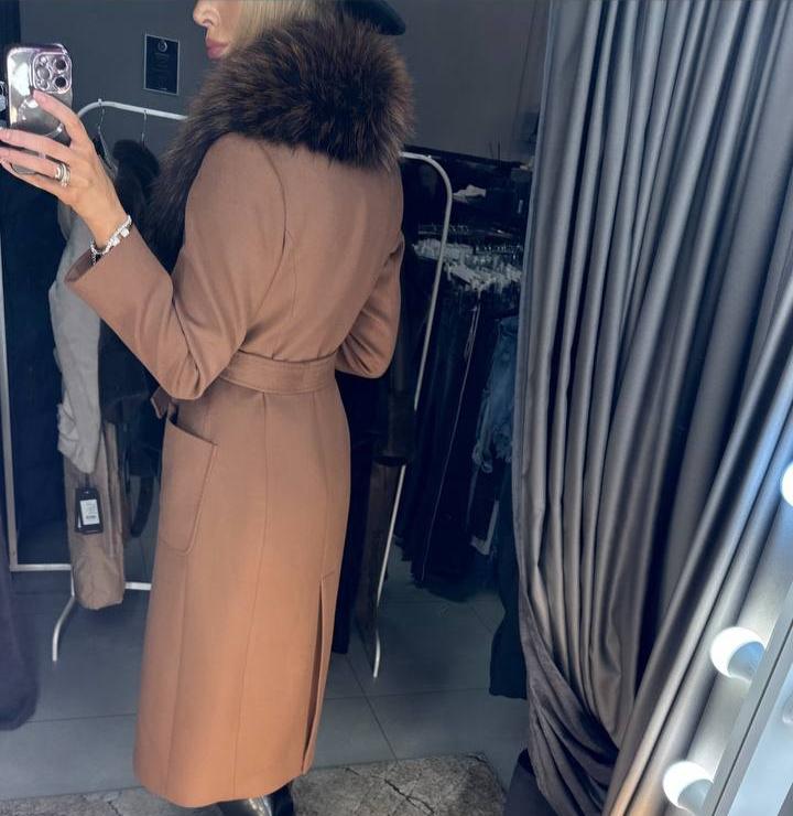 Image1 of Cashmere Coat with Massive Fox Fur from EME boutique