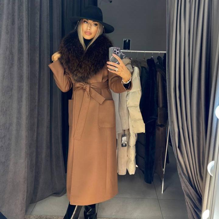 Image2 of Cashmere Coat with Massive Fox Fur from EME boutique