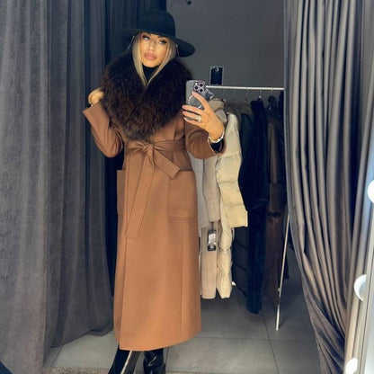 Image2 of Cashmere Coat with Massive Fox Fur from EME boutique
