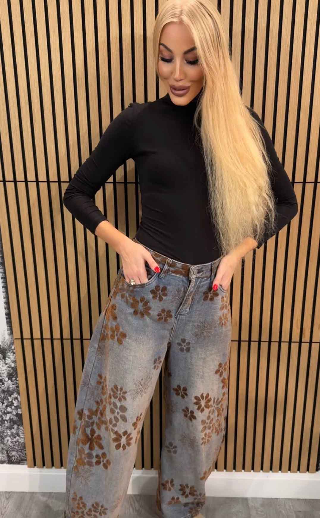 Image2 of Wide-Leg Jeans with Floral Prints from EME Boutique