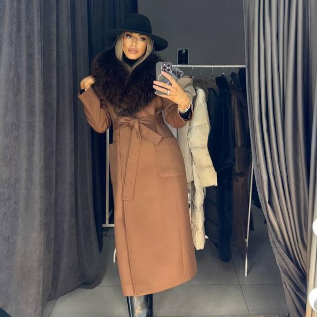 Image3 of Cashmere Coat with Massive Fox Fur from EME boutique