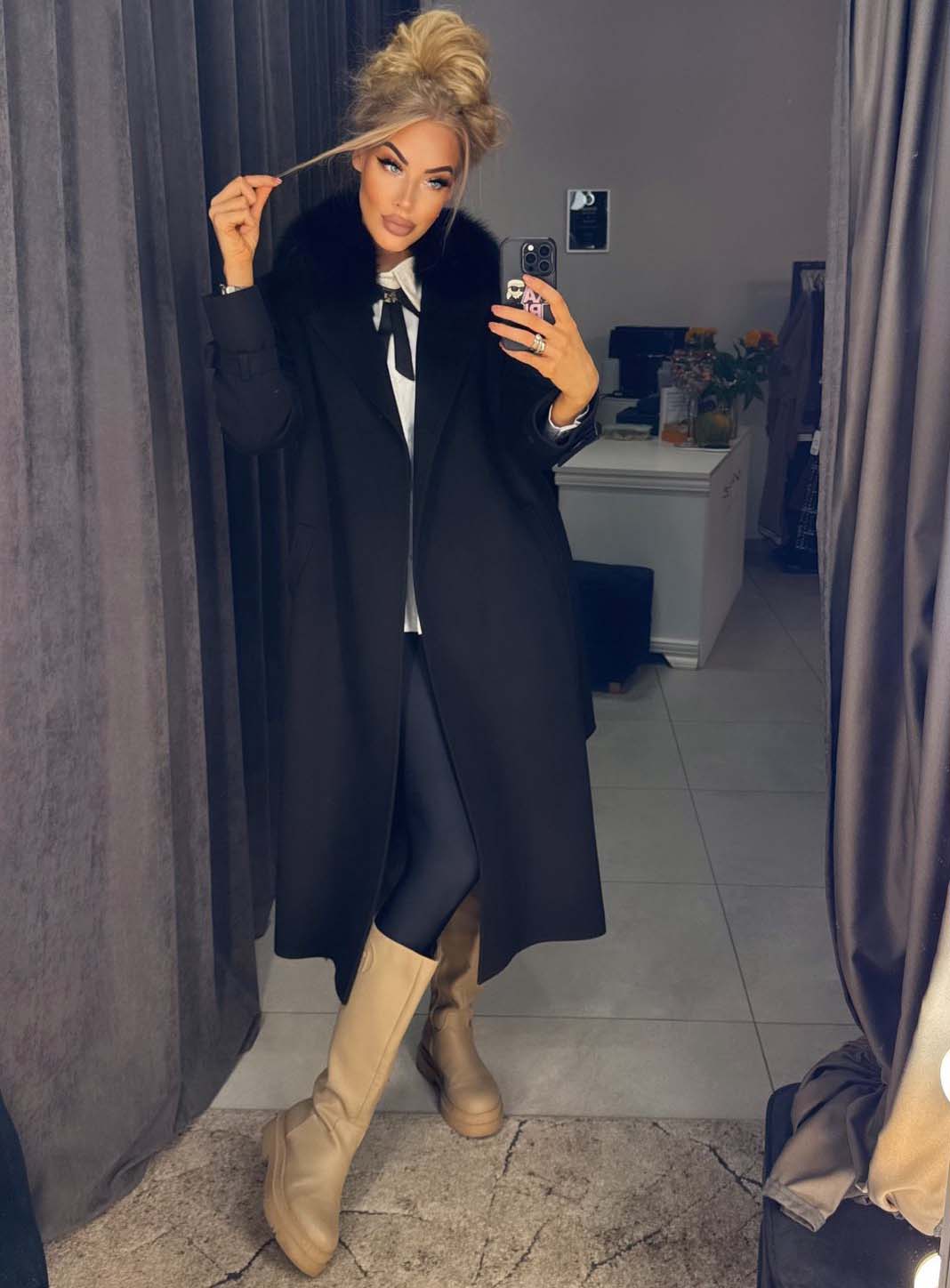 Image3 of Classic Fitted Coat with Elegant Details and Fur Collar from EME Boutique