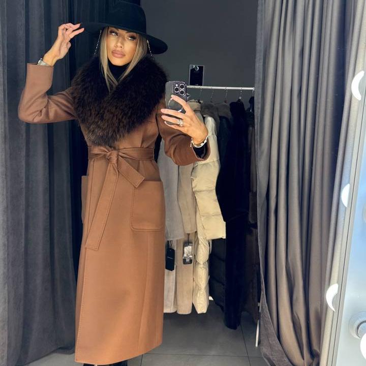 Image4 of Cashmere Coat with Massive Fox Fur from EME boutique