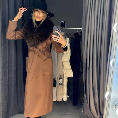 Image4 of Cashmere Coat with Massive Fox Fur from EME boutique