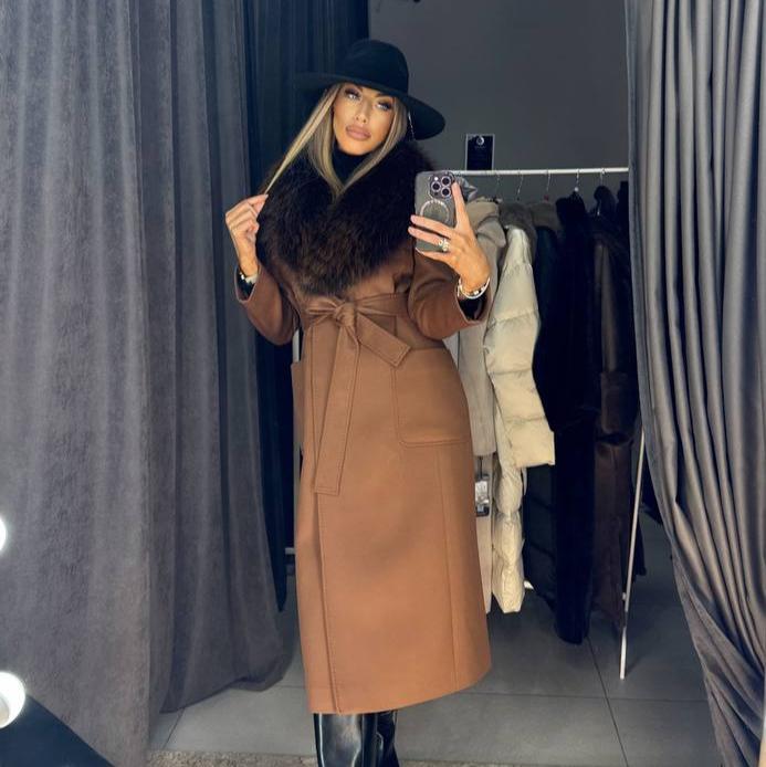 Image5 of Cashmere Coat with Massive Fox Fur from EME boutique