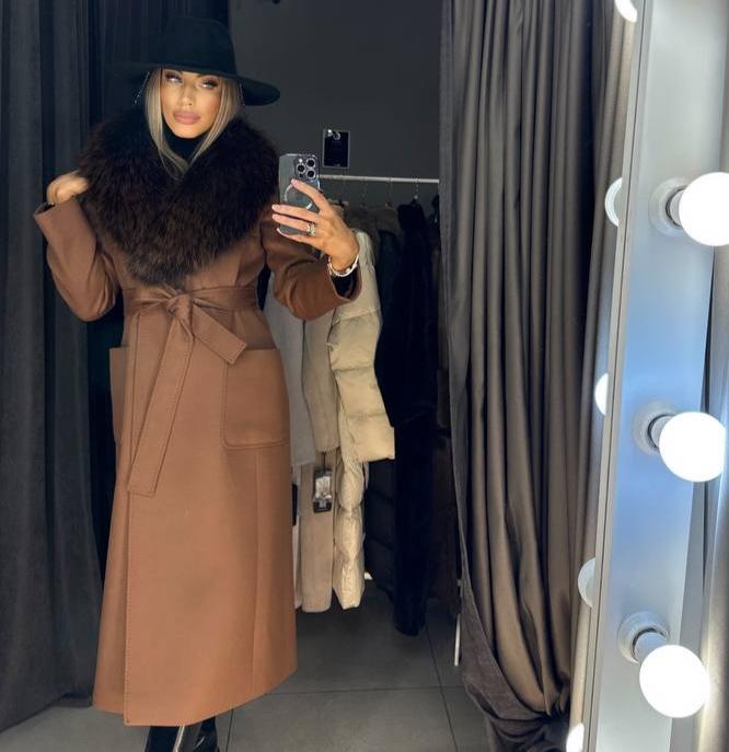 Image6 of Cashmere Coat with Massive Fox Fur from EME boutique