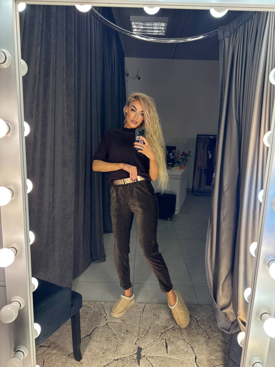 Photo1 of Velvet Pants from EME boutique