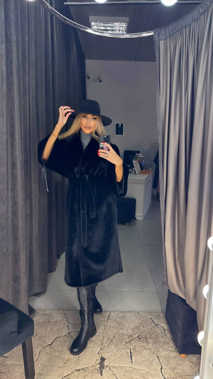 Photo2 of Black Long Reversible Fur Coat from EME boutique