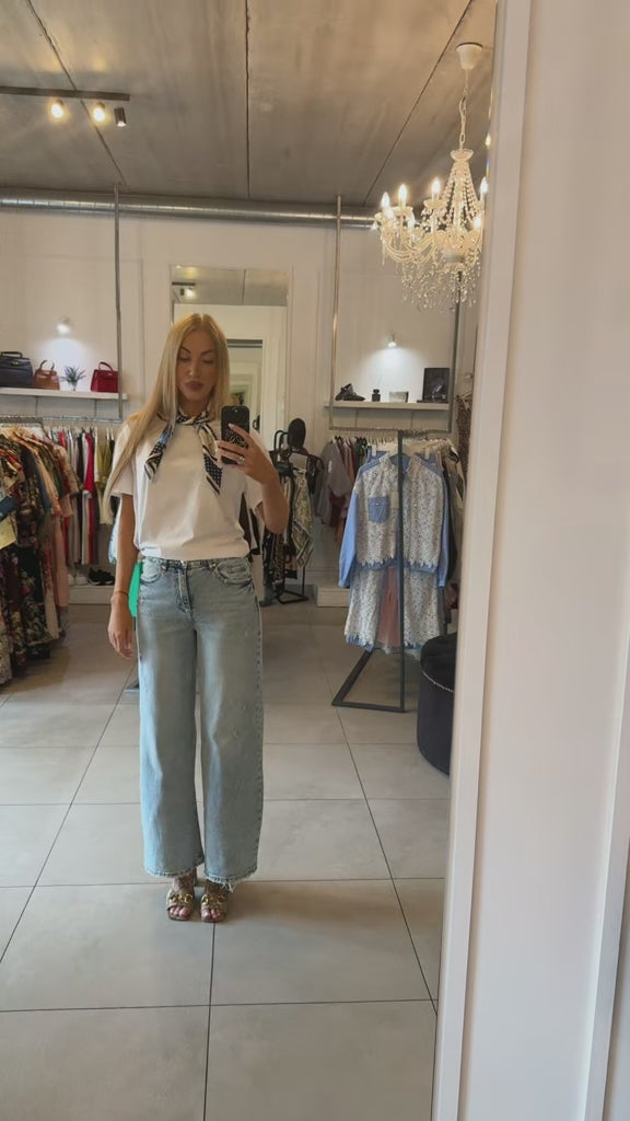 Video1 of Straight-Cut Jeans from EME Boutique