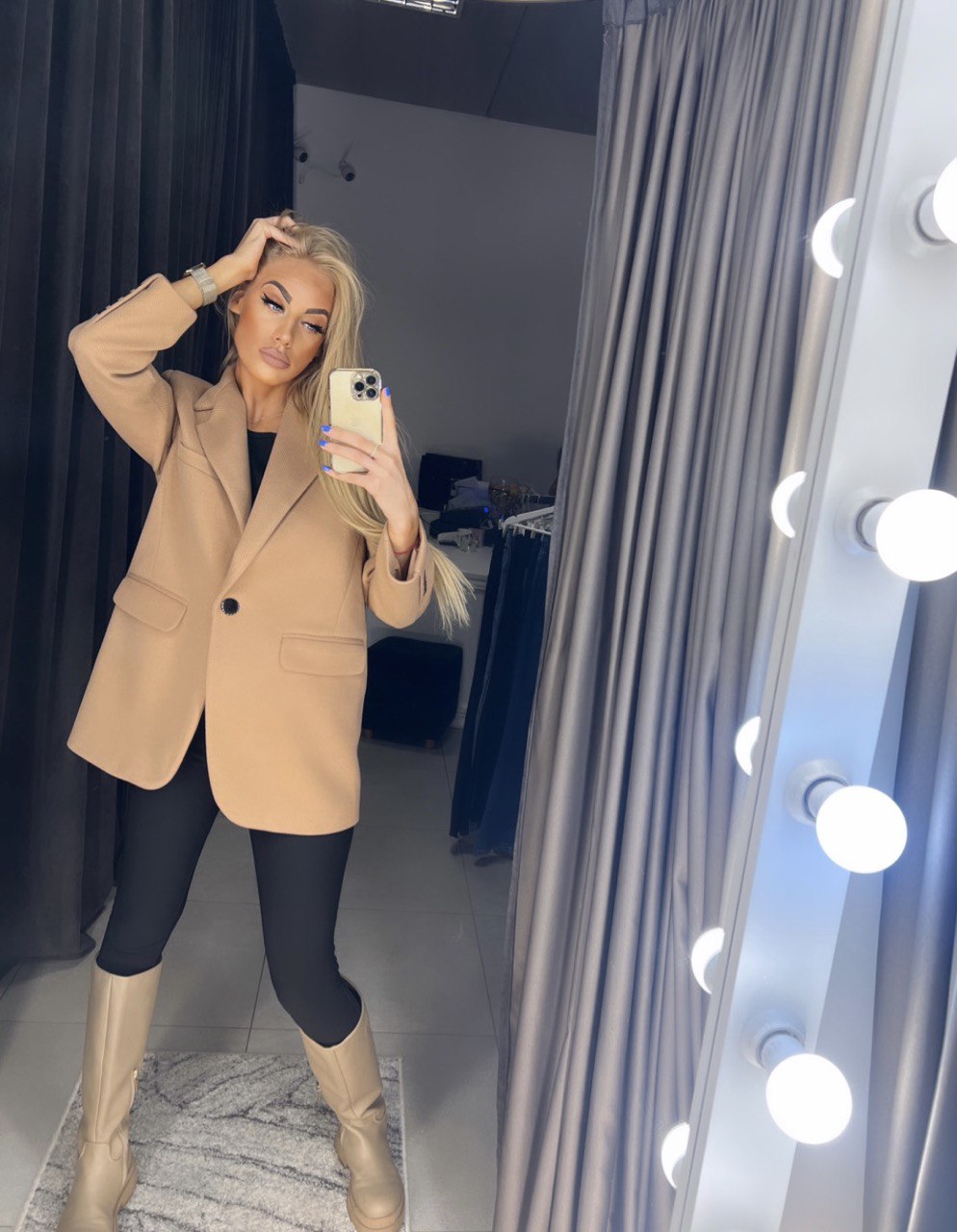 Image1 of Camel Oversize Clasic Jacket From EME boutique